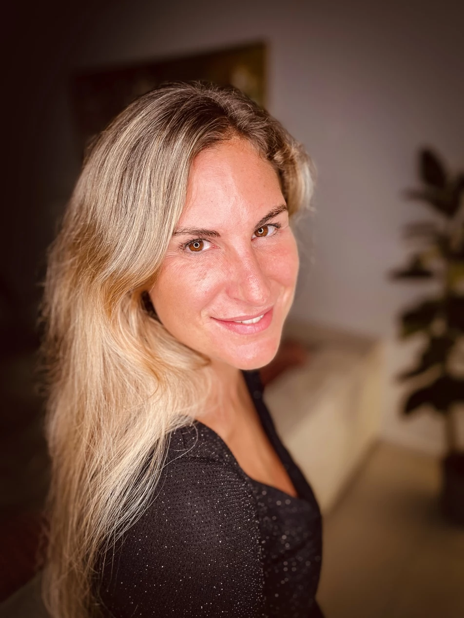 Cover photo of annaluna