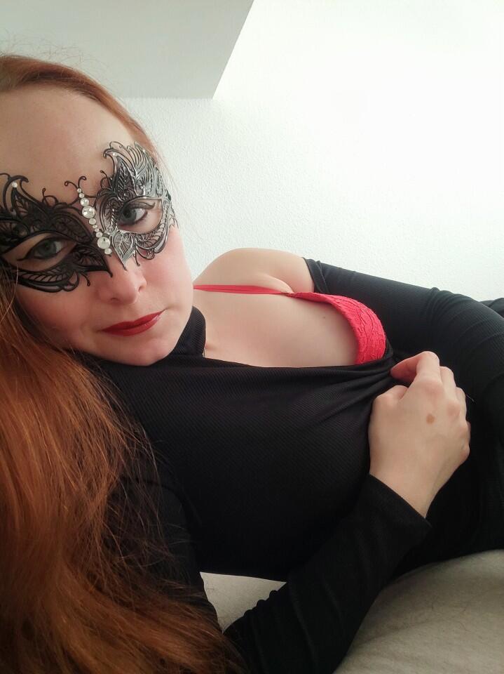 Cover photo of elealeara